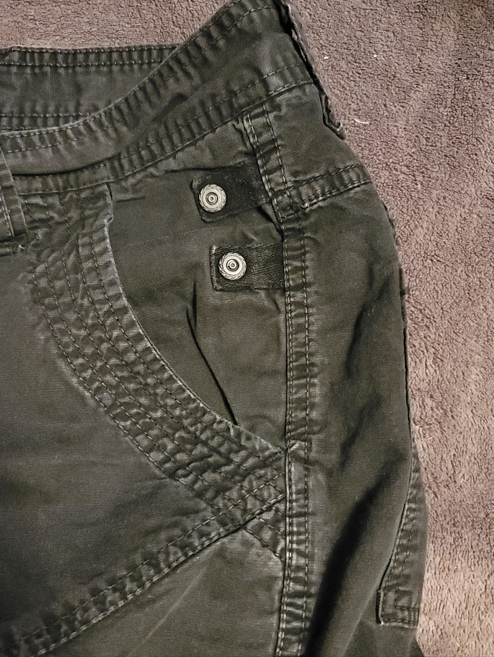 Route 66 Black Waistband Cargo Shorts. Size 30 - Picture 6 of 7